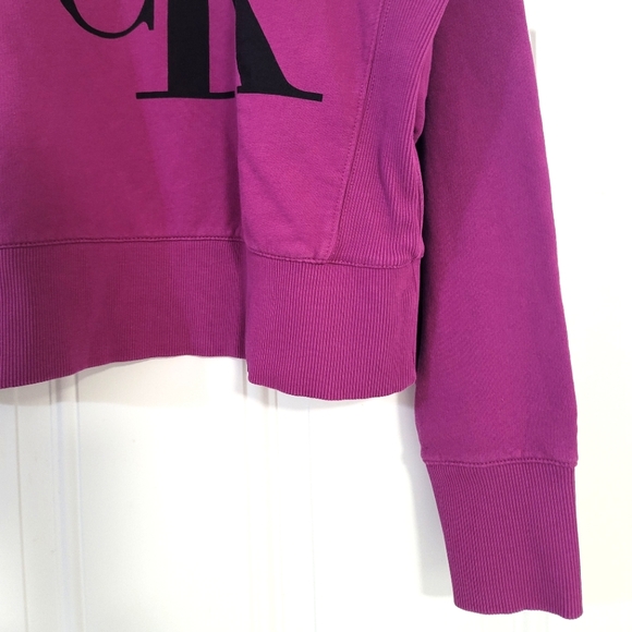 Calvin Klein Block Monogram Logo Sweatshirt in Fuschia Pink Size Medium - Picture 6 of 9